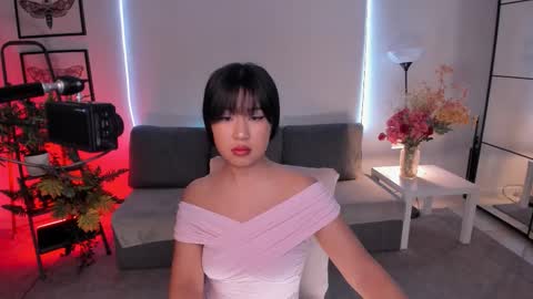 erika_kim online show from 11-24-25, 06:24