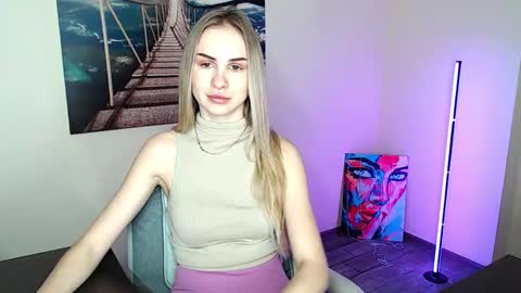 Erika online show from 02-19-26, 01:18