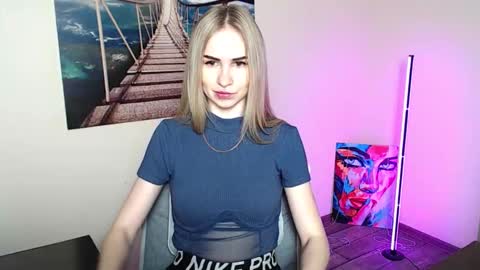 Erika online show from 06-05-26, 11:49