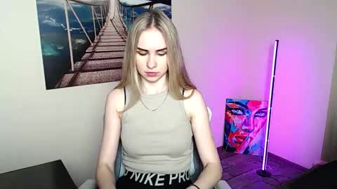 Snapshot of erikagavin chatting on 06-09-26, 11:55 Erika online show from 06-09-26, 11:55