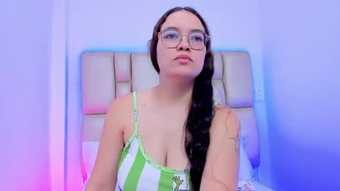 Erika online show from 05-01-26, 12:54