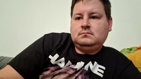 Snapshot of erikstar chatting on 06-10-26, 02:27 erikstar online show from 06-10-26, 02:27