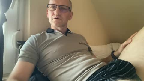 Snapshot of erikwant2 chatting on 07-10-26, 10:51 erikwant2 online show from 07-10-26, 10:51
