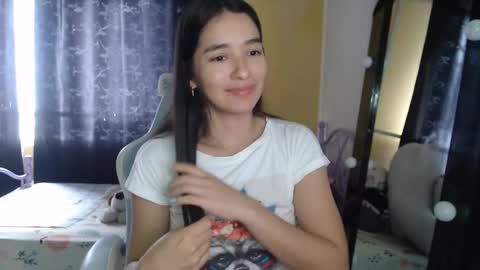 erina_1 online show from 09-24-25, 04:21