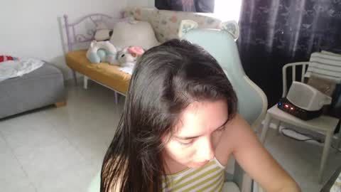 erina_1 online show from 04-21-26, 06:44