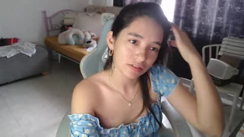 erina_1 online show from 04-22-26, 05:36