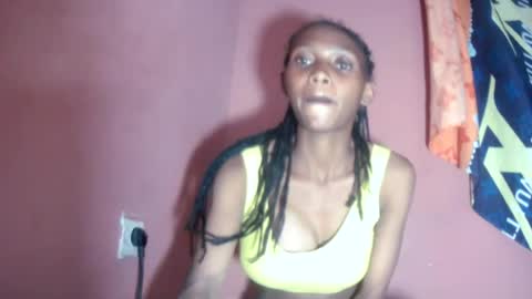 Snapshot of erinah05 chatting on 08-09-26, 06:35 erinah05 online show from 08-09-26, 06:35