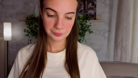 Snapshot of erindewyer chatting on 10-01-25, 04:07 Agnessa online show from 10-01-25, 04:07