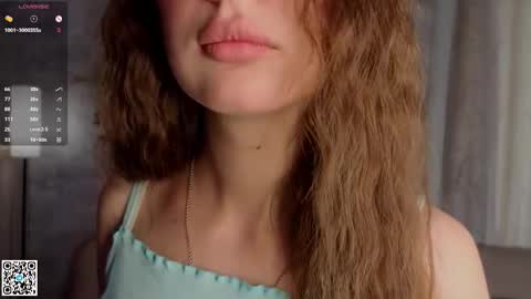 Snapshot of erindewyer chatting on 10-08-25, 04:21 Agnessa online show from 10-08-25, 04:21