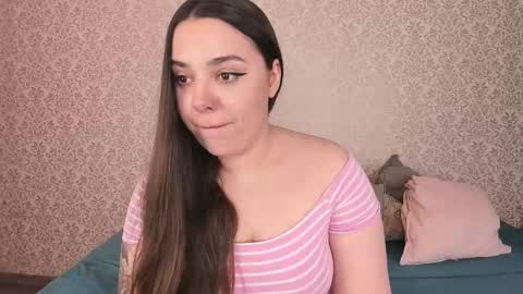 Snapshot of erinlanee chatting on 03-10-25, 09:32 Erin online show from 03-10-25, 09:32