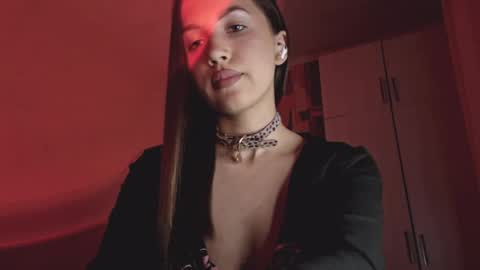 Snapshot of erinnnaji chatting on 05-31-26, 06:09 Katrin online show from 05-31-26, 06:09