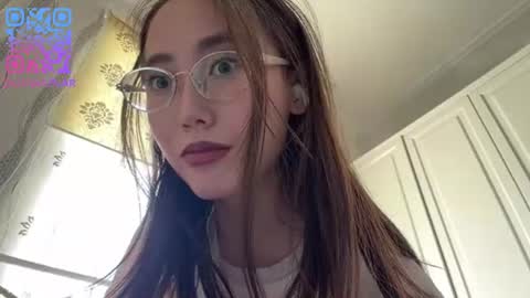 Snapshot of erinnthurmond chatting on 06-11-26, 02:53 Luna online show from 06-11-26, 02:53