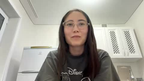 Snapshot of erinnthurmond chatting on 06-21-26, 09:17 Luna online show from 06-21-26, 09:17