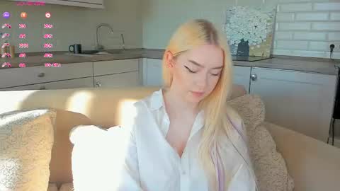 Snapshot of erlenbayer chatting on 07-05-26, 01:23 Chanel online show from 07-05-26, 01:23