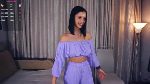 Snapshot of erlinefairall chatting on 10-17-25, 07:27 Erline and Monica online show from 10-17-25, 07:27