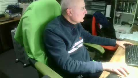 ernello online show from 12-17-25, 02:12