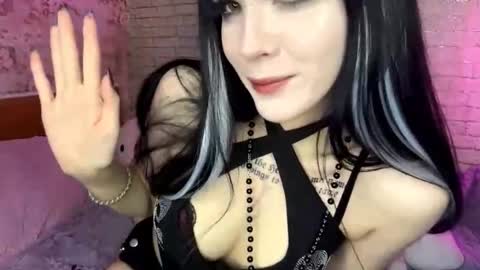 Snapshot of ernestinezalesky chatting on 02-19-26, 11:06 Nina online show from 02-19-26, 11:06