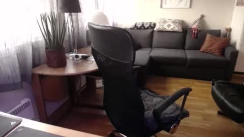 Snapshot of eroen chatting on 10-26-25, 02:01 eroen online show from 10-26-25, 02:01