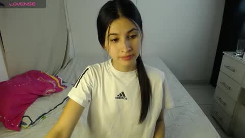 erosgirls_ online show from 09-30-25, 03:33