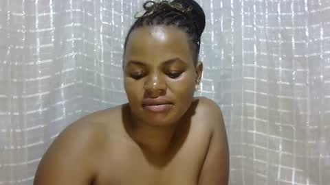 Snapshot of erotic_ebony56 chatting on 06-12-26, 02:43 erotic_ebony56 online show from 06-12-26, 02:43
