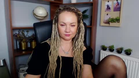 Snapshot of erotic_kaya chatting on 12-17-24, 04:11 KAYA online show from 12-17-24, 04:11