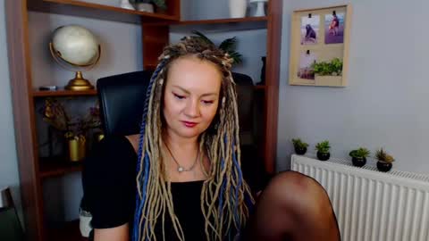 Snapshot of erotic_kaya chatting on 01-30-25, 03:29 KAYA online show from 01-30-25, 03:29