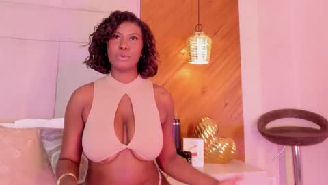 Snapshot of eroticalana_ chatting on 02-19-26, 11:56 Alana online show from 02-19-26, 11:56