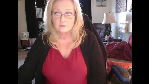 Snapshot of eroticsiren2 chatting on 02-21-25, 08:27 EroticSiren2 online show from 02-21-25, 08:27