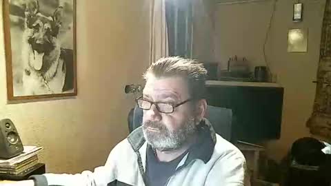 Erwins room welcome sound on online show from 01-20-25, 09:22