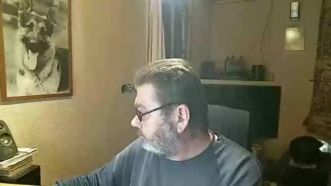 Erwins room welcome sound on online show from 01-21-25, 12:57