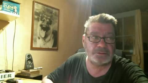 Erwins room welcome sound on online show from 07-26-26, 12:41