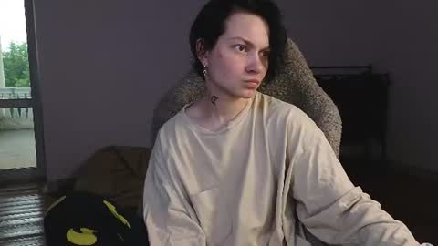 Snapshot of esajukyy chatting on 06-12-26, 02:49 esajukyy online show from 06-12-26, 02:49