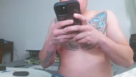 Snapshot of escodamus12 chatting on 12-29-24, 06:27 escodamus12 online show from 12-29-24, 06:27