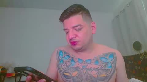 Snapshot of escodamus12 chatting on 01-10-25, 11:39 escodamus12 online show from 01-10-25, 11:39