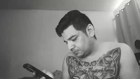 Snapshot of escodamus12 chatting on 02-27-25, 05:15 escodamus12 online show from 02-27-25, 05:15