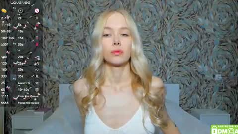 Snapshot of eshcka chatting on 07-09-26, 05:00 Megan and Brad online show from 07-09-26, 05:00