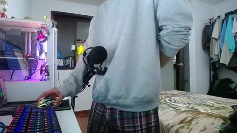 Esteban online show from 01-04-25, 07:24