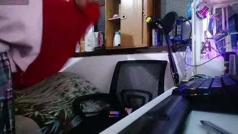 Esteban online show from 02-17-25, 08:52