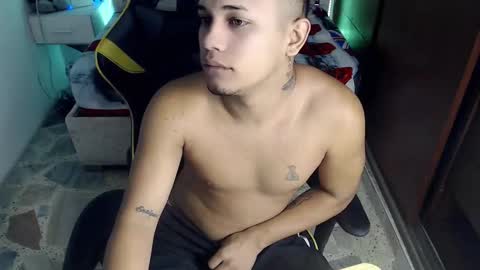 Snapshot of eskayler_ chatting on 09-12-25, 03:34 eskayler_ online show from 09-12-25, 03:34