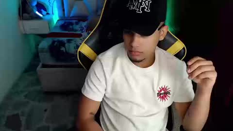 Snapshot of eskayler_ chatting on 09-22-25, 09:39 eskayler_ online show from 09-22-25, 09:39