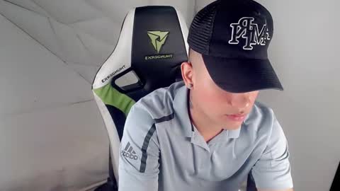 Snapshot of eskayler_ chatting on 10-07-25, 09:23 eskayler_ online show from 10-07-25, 09:23