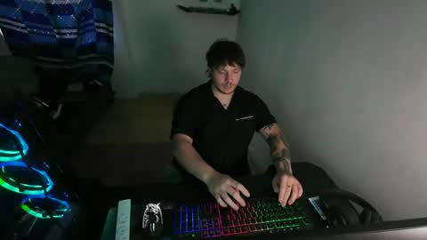 Snapshot of eskol212 chatting on 07-11-26, 10:11 eskol212 online show from 07-11-26, 10:11