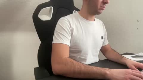 Snapshot of eskp chatting on 03-04-25, 11:08 eskp online show from 03-04-25, 11:08