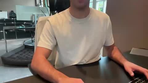 Snapshot of eskp chatting on 10-31-25, 01:23 eskp online show from 10-31-25, 01:23