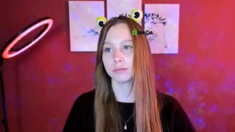 esme_moore_ online show from 10-08-25, 08:45