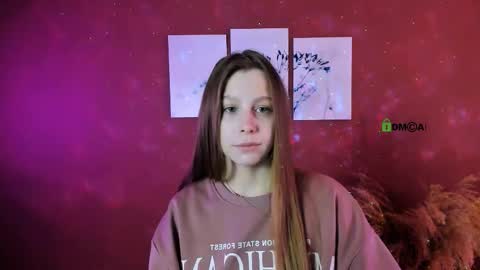 esme_moore_ online show from 10-14-25, 08:37