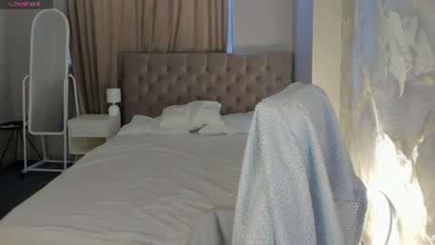 Snapshot of esme_runn chatting on 07-03-26, 03:02 Esme Runn online show from 07-03-26, 03:02