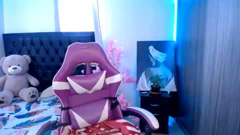 Snapshot of esmeralda098 chatting on 05-31-26, 06:09 Esmeralda online show from 05-31-26, 06:09