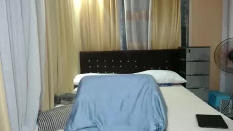 Snapshot of essabot chatting on 01-18-26, 09:40 essabot online show from 01-18-26, 09:40