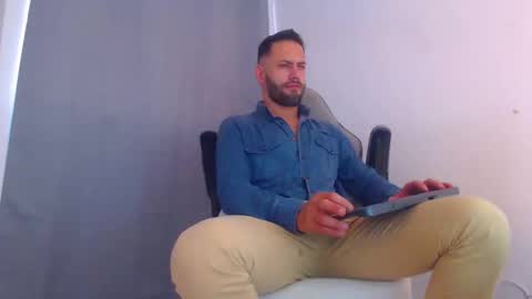 Snapshot of esteban7984068 chatting on 01-10-25, 07:32 esteban online show from 01-10-25, 07:32